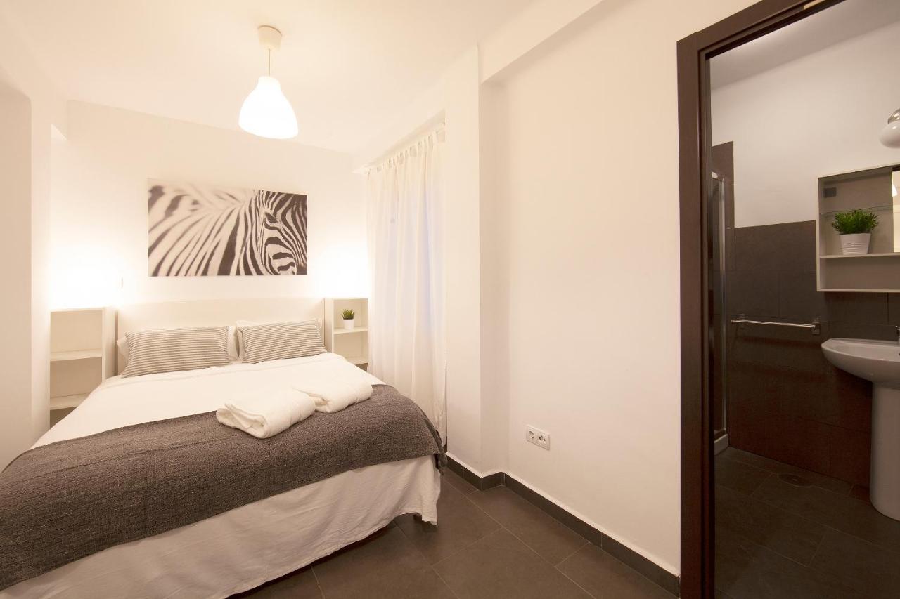 Fun Building Flats By Homeabout Malaga Exterior photo