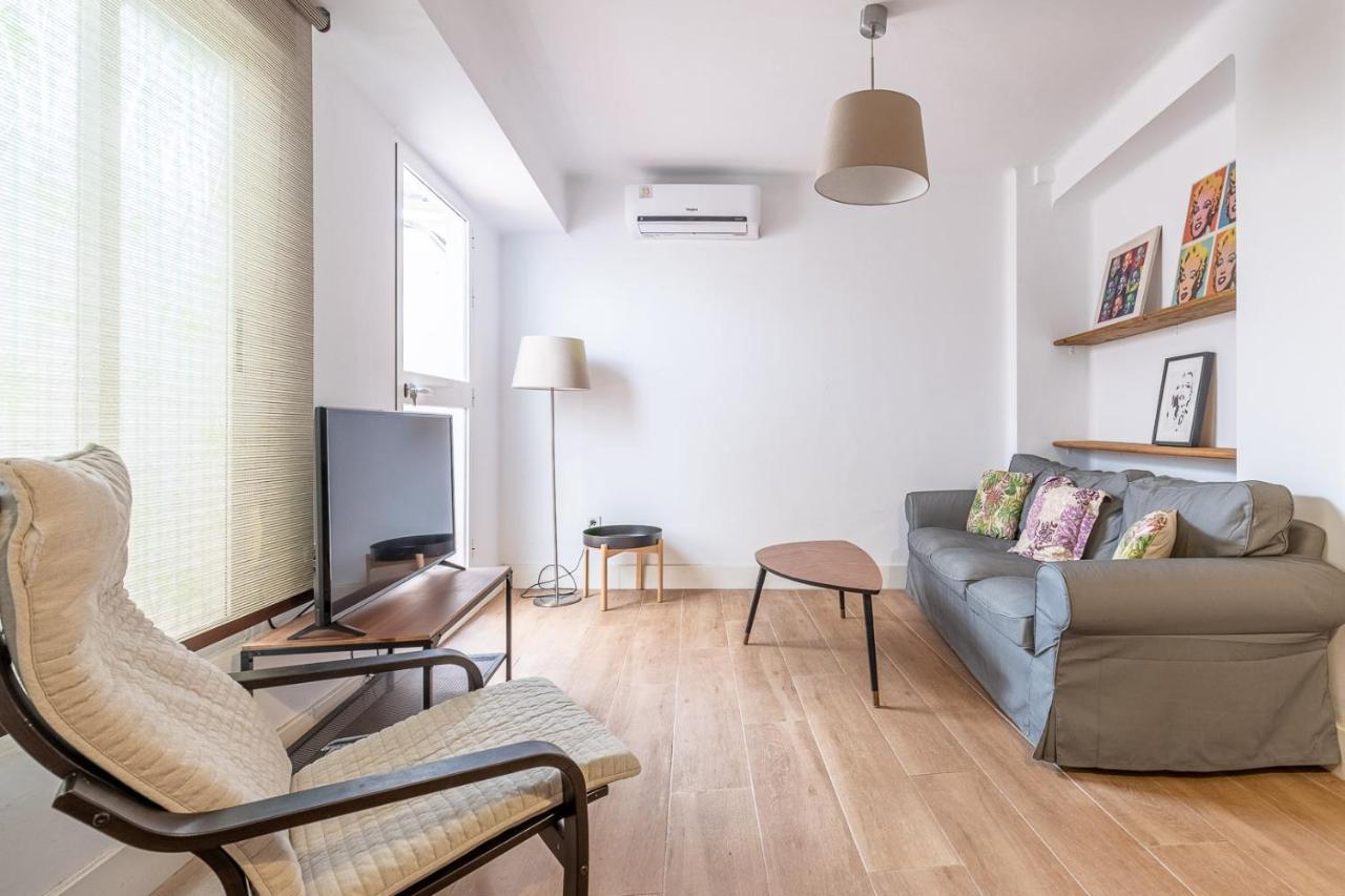 Fun Building Flats By Homeabout Malaga Exterior photo